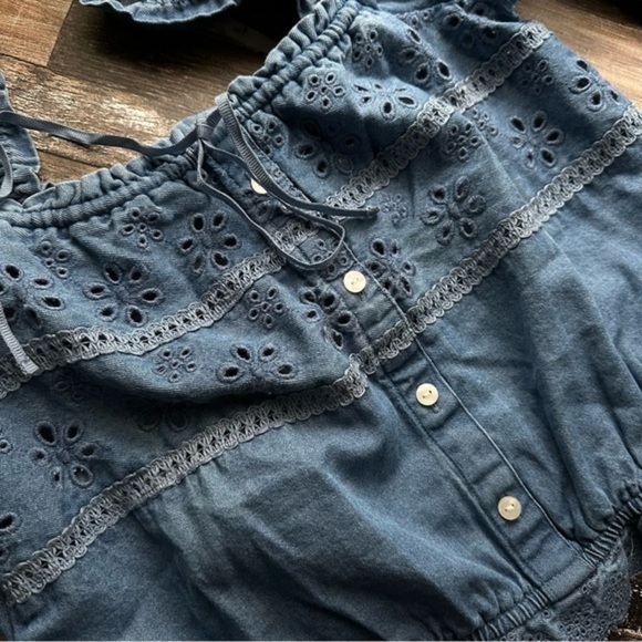 NWOT AE Lace Puff-Sleeve Chambray Cropped Blouse - Small - Picture 9 of 11